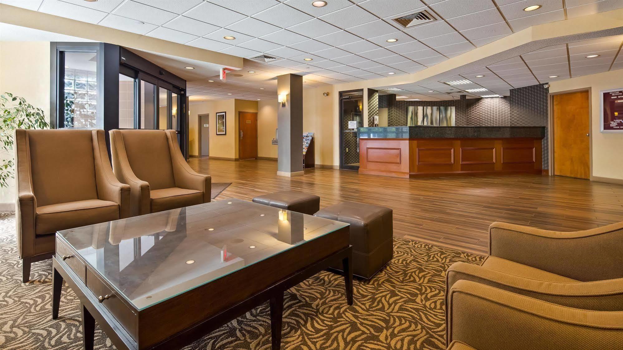 Baymont By Wyndham Groton/Mystic Hotel Exterior foto