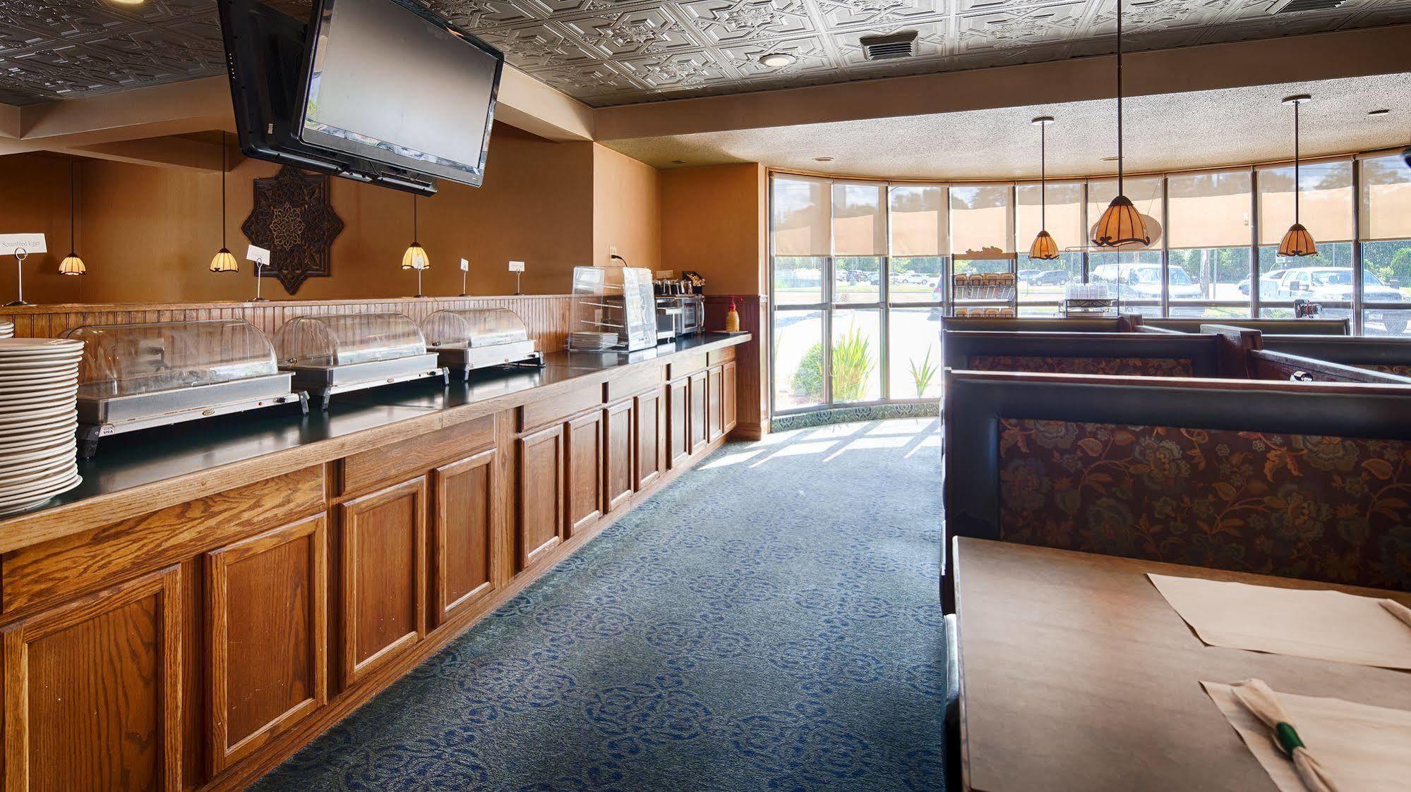 Baymont By Wyndham Groton/Mystic Hotel Exterior foto